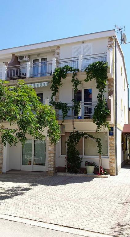 Apartments Ivi ヴィル エクステリア 写真